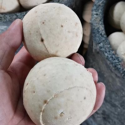 Medios de suporte de alta alumínio 3Mm 6Mm 10Mm 25Mm Esfera de alumínio tabular com teor de CaO de 1,0%.