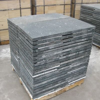 Fabricação de placas de carburo de silício Sic refratário de 450*400*12 mm com teor de CaO de 0,34%