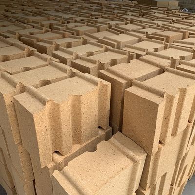 Máquinas industriais prensadas de tijolos de alta alumina amarelo com excelente resistência ao desgaste