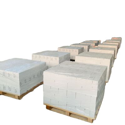 White Fire tijolos de corindão leves com opções personalizáveis e conteúdo de SiO2 ≤ 0,38%